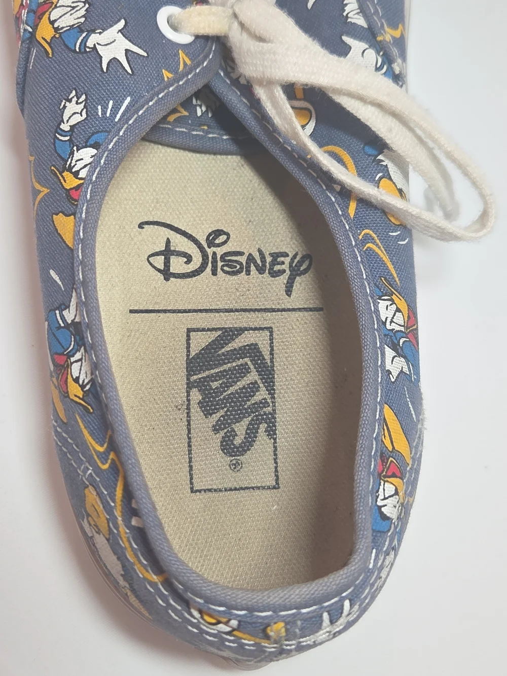 Vans Mens Size 10.5 Blue Donald Duck Disney Print Lace-Up Sneakers